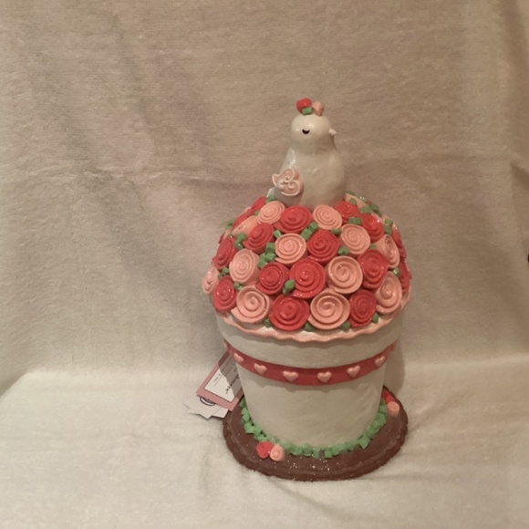 Cupcakes & Cashmere Light Up Spring Bird on a Bouquet of Flowers - Picture 5 of 8